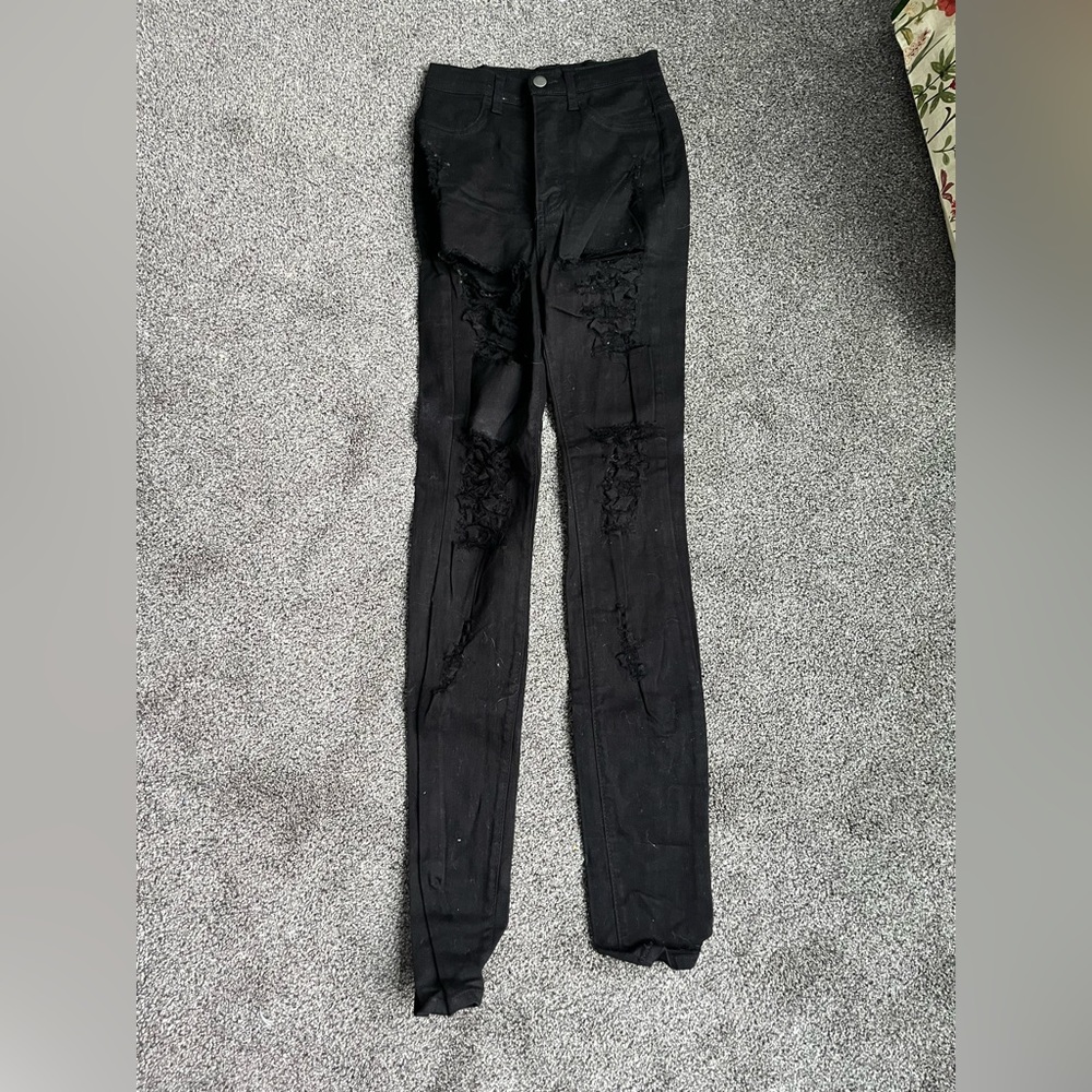 Black ripped skinny jeans